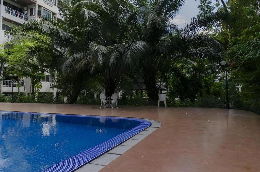 Town In Town Gardent Resort Banguecoque Exterior foto