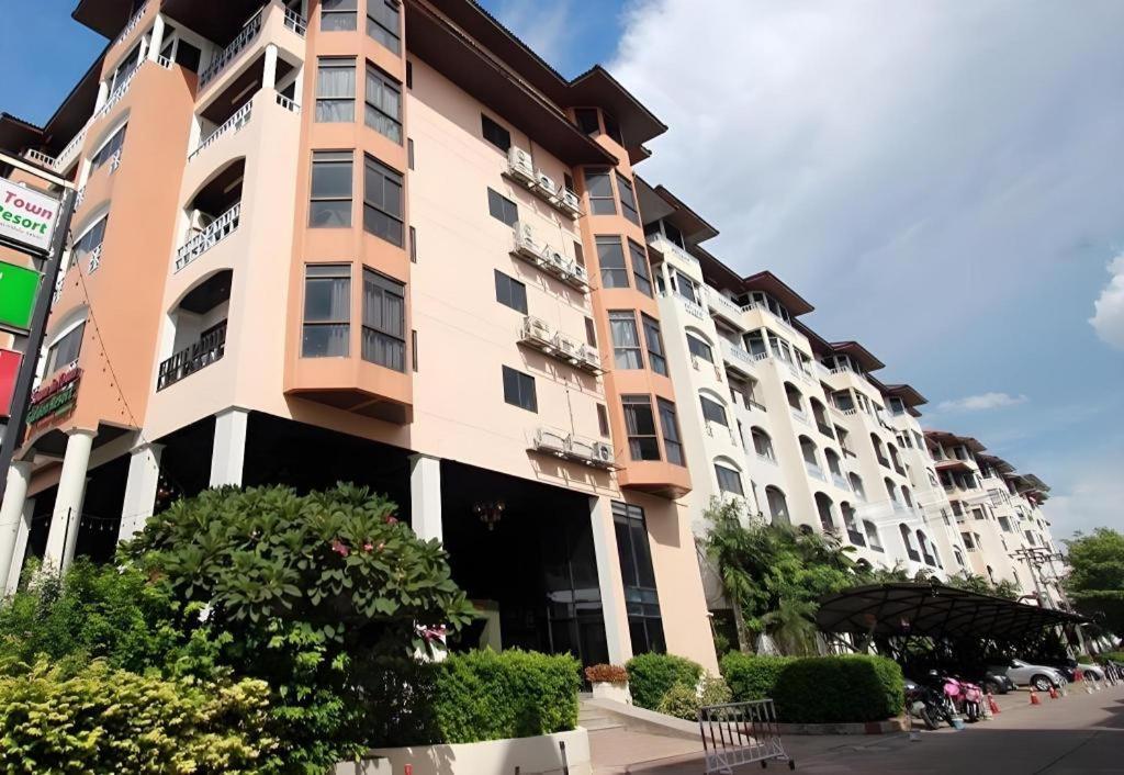 Town In Town Gardent Resort Banguecoque Exterior foto